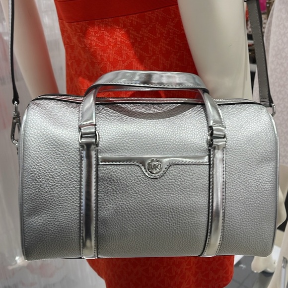 MICHAEL KORS JST MD DUFFLE TOP ZIP SATCHEL SHOULDER CROSSBODY BAG MK SILVER
PEBB - Picture 6 of 16